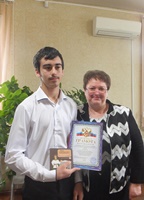 Награждение Аскерова Артура Багдасаровича - ученика 8 класса МБОУ Романовской средней школы № 12